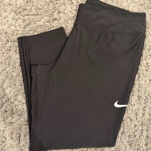 Nike Dri Fit Black Leggings Crop
